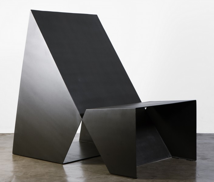 Poltrona VOID designers Luiz F. Costa e Rodrigo Irffi galeria Estudio Iludi_A